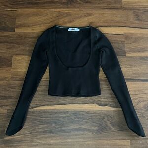 YAGI VAOS black long sleeve top